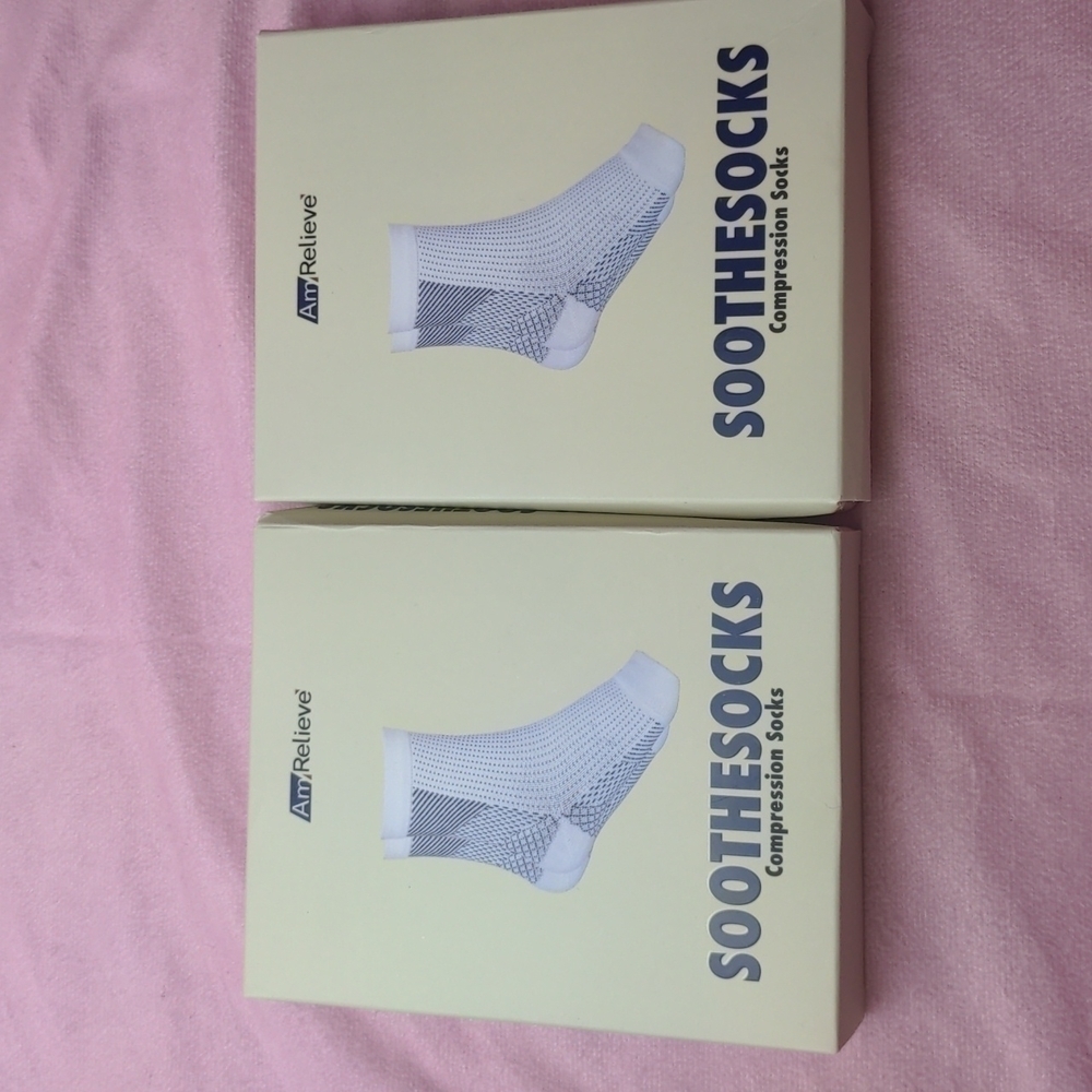 Soothesocks Amrelieve 2 Pack White Compression Socks size L/XL